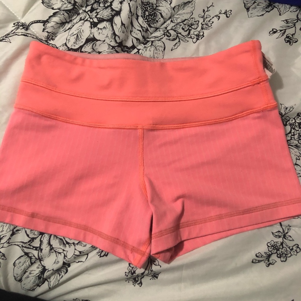 SOLD! Coral Lululemon Shorts 2.5” Sz4